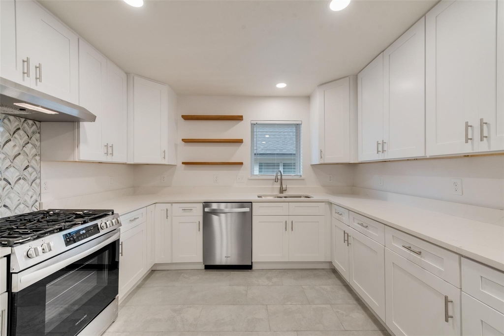 2643 San Medina Avenue - Photo 7