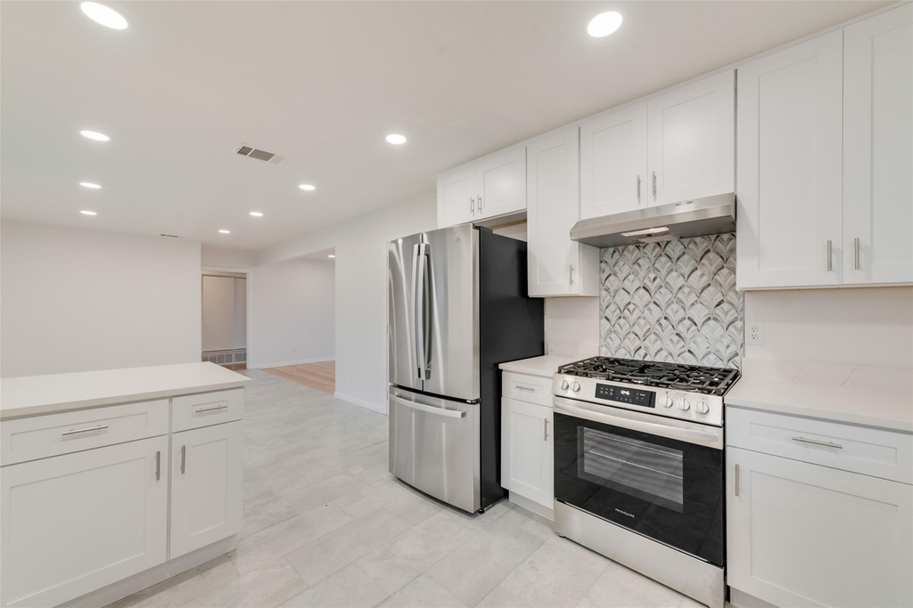 2643 San Medina Avenue - Photo 8