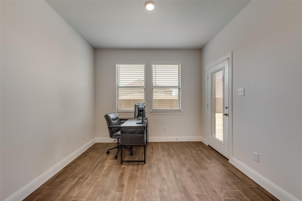 10704 Strike Street - Photo 11