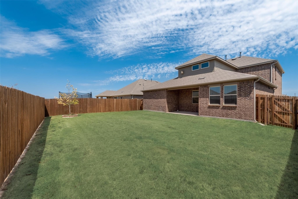 10704 Strike Street - Photo 21