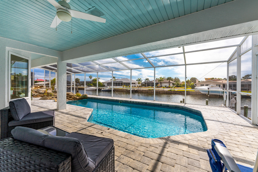 139 Seville Place Sw - Photo 1