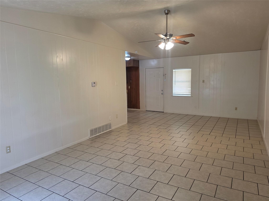 2605 Arlington Lane - Photo 2