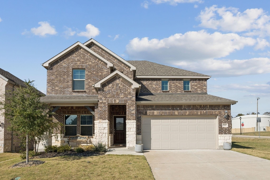 200 Golden Harvest Drive - Photo 0