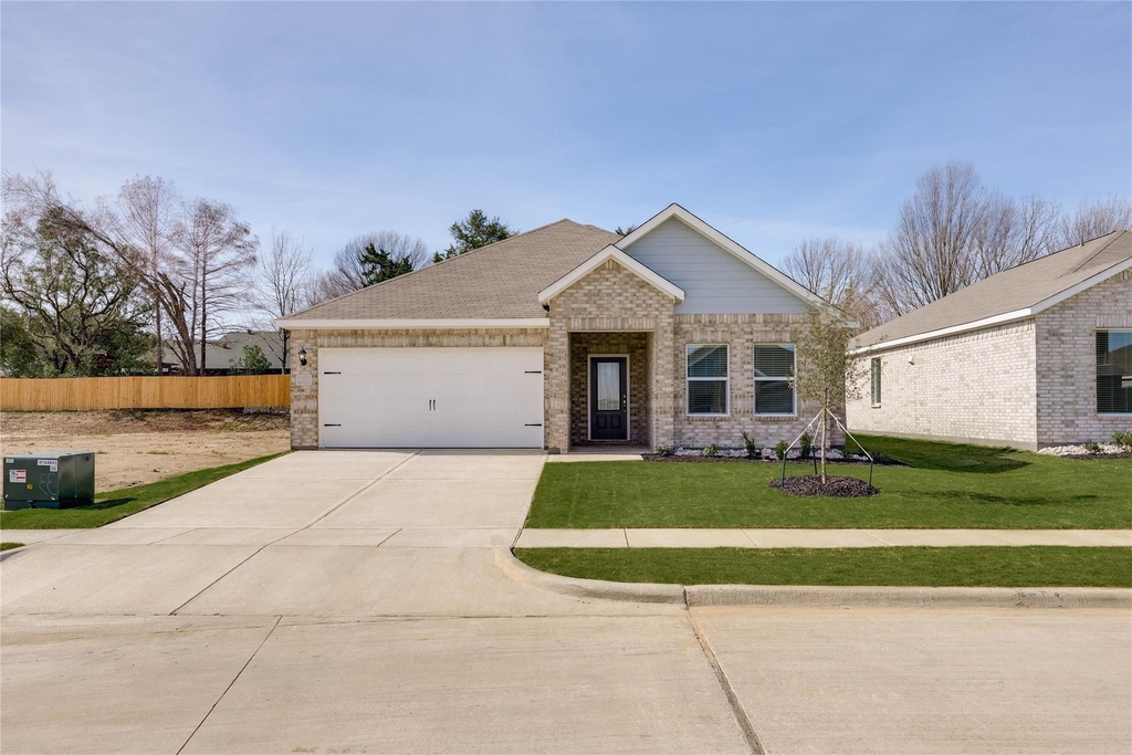 1703 Paul Drive - Photo 0