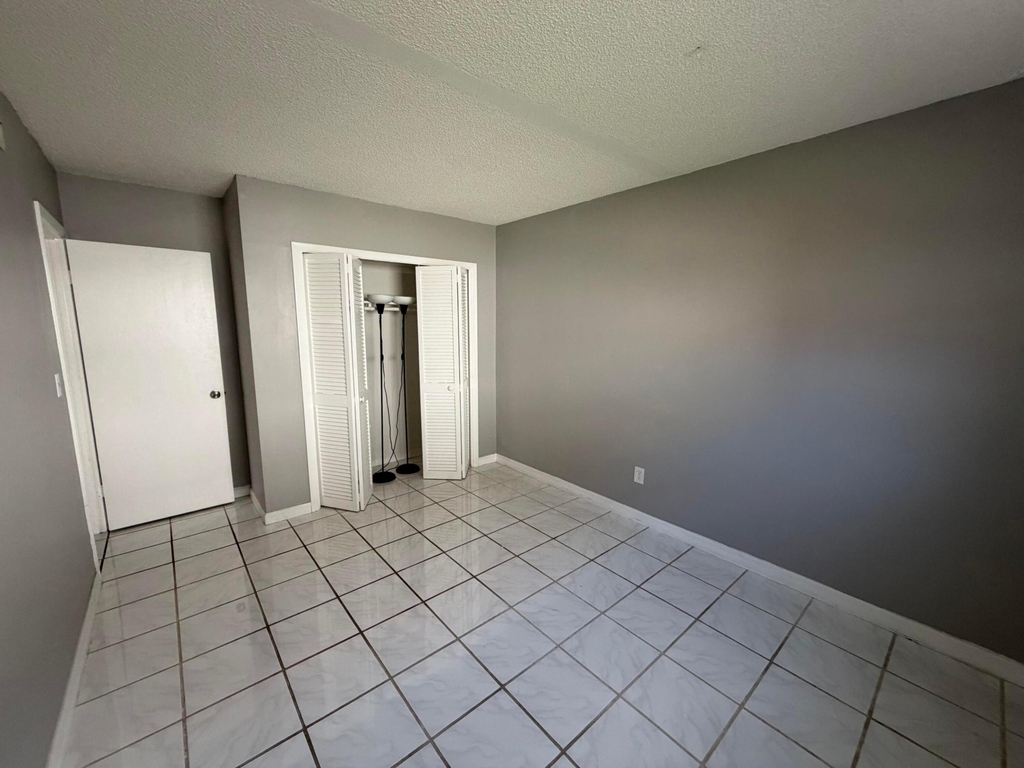 320 Sw 1st Street - Photo 11