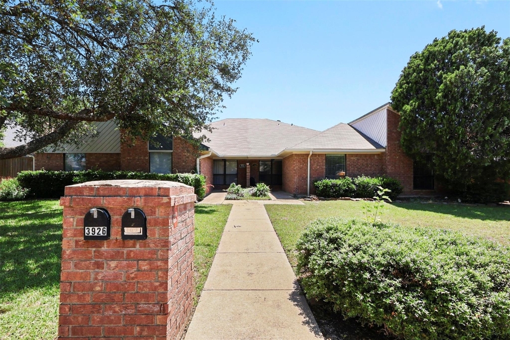 3924 Morman Lane - Photo 0