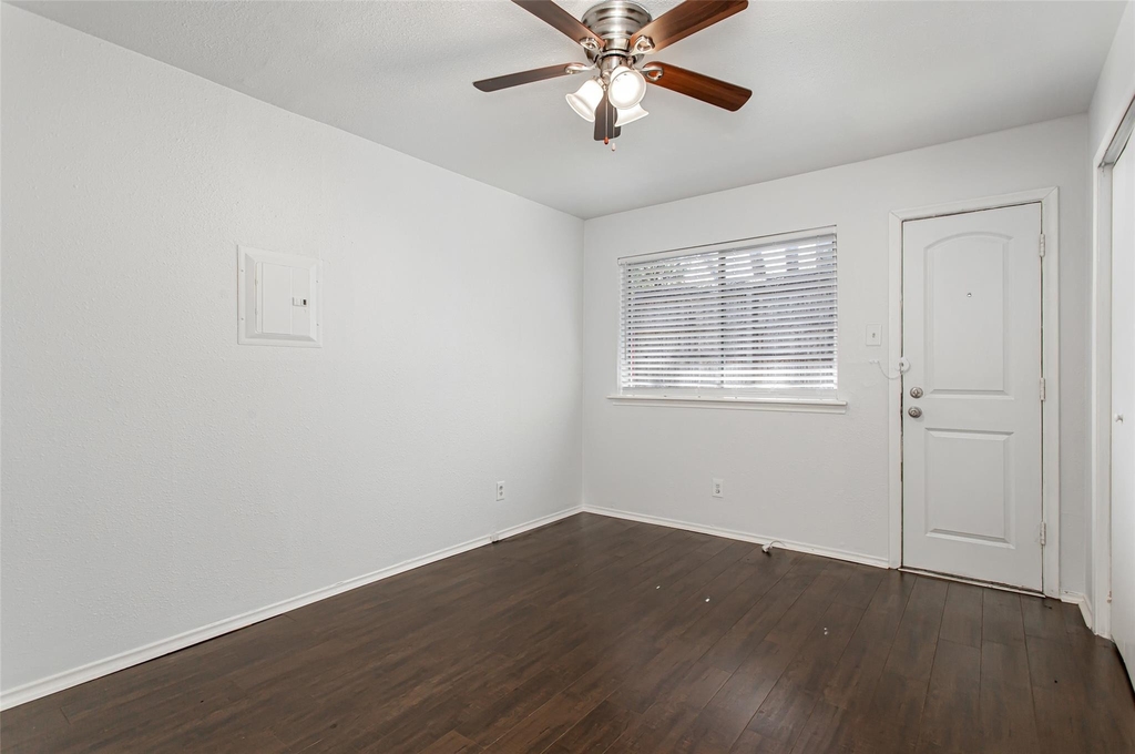 5722 Gaston Avenue - Photo 10