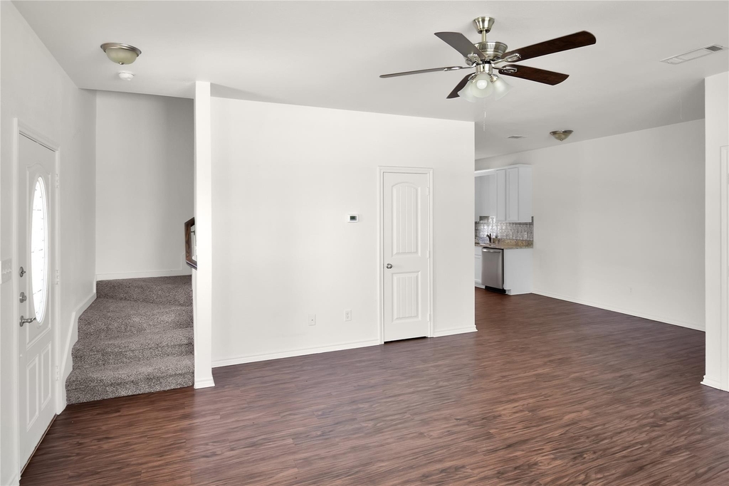 1102 Parkway Trail - Photo 9
