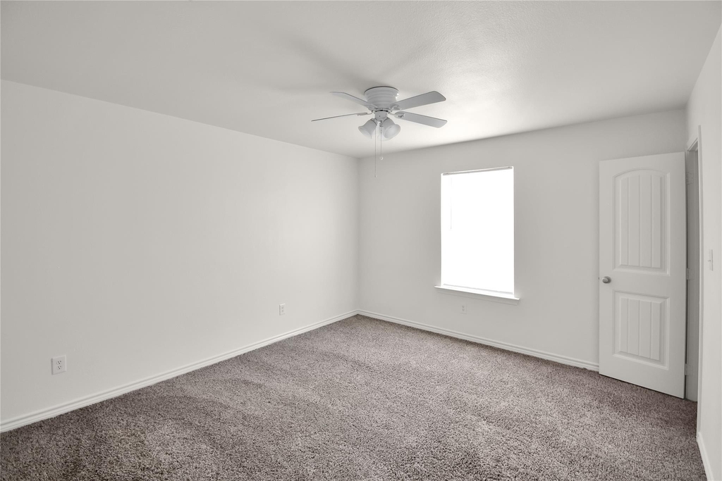 1102 Parkway Trail - Photo 16