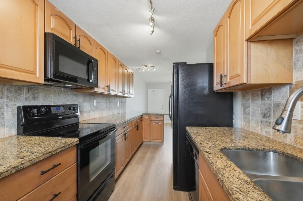 6191 Sw 37th Street - Photo 3
