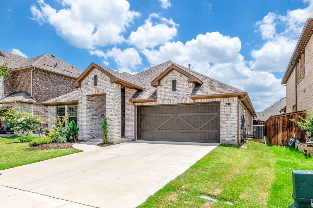 528 Cattle Chute Court - Photo 1