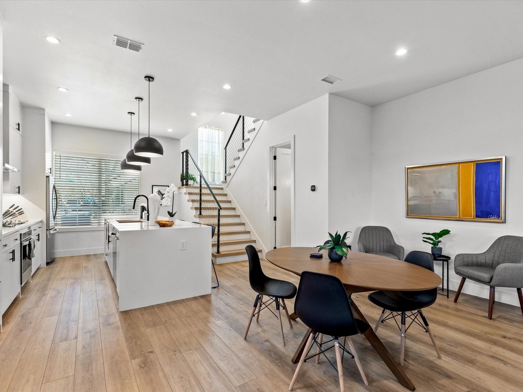 401 Martinique Avenue - Photo 6