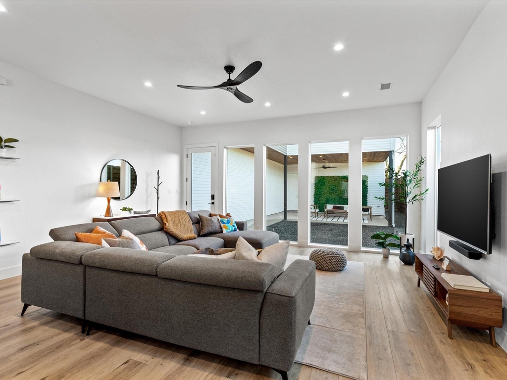 401 Martinique Avenue - Photo 3