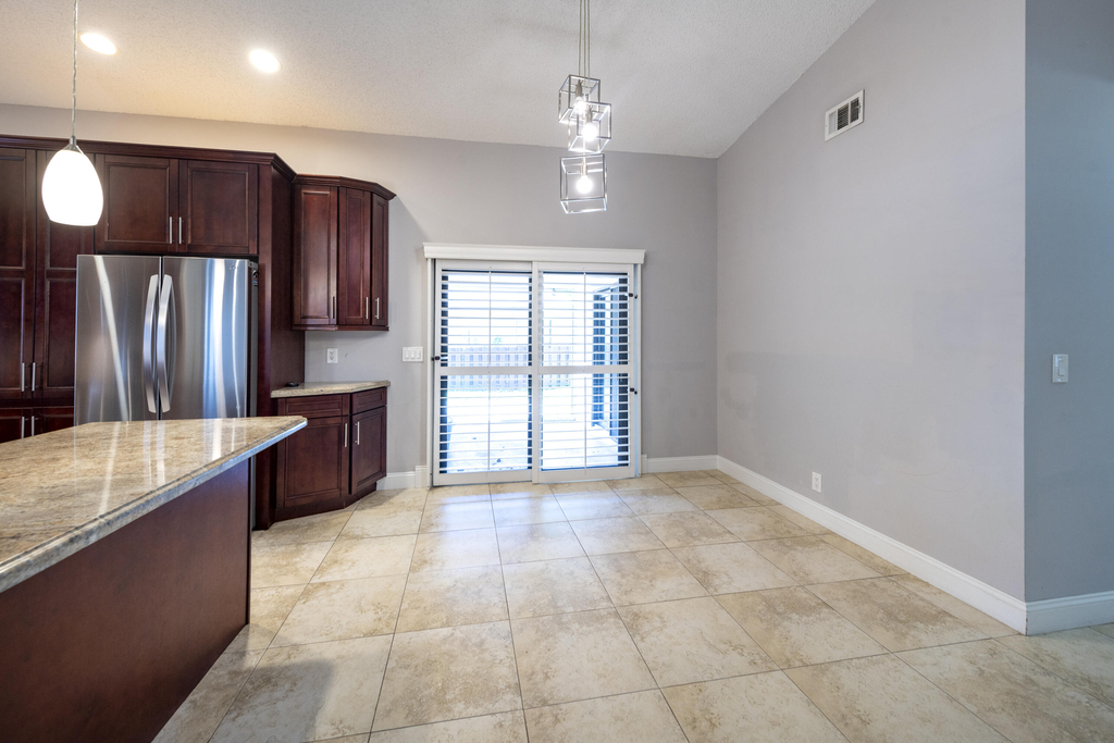 325 Nw 65th Terrace - Photo 3