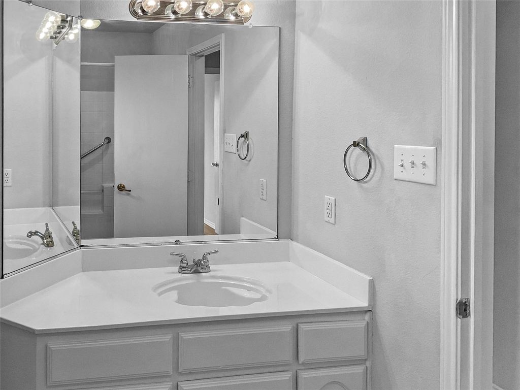 6521 Regina Drive - Photo 11