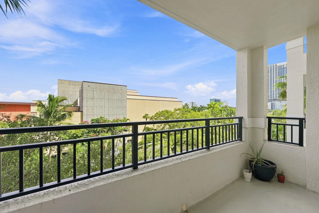 610 W Las Olas Boulevard - Photo 12