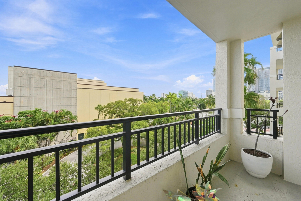 610 W Las Olas Boulevard - Photo 13