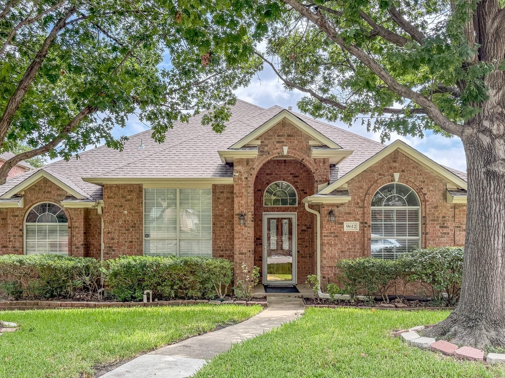9612 Cliffside Drive - Photo 0