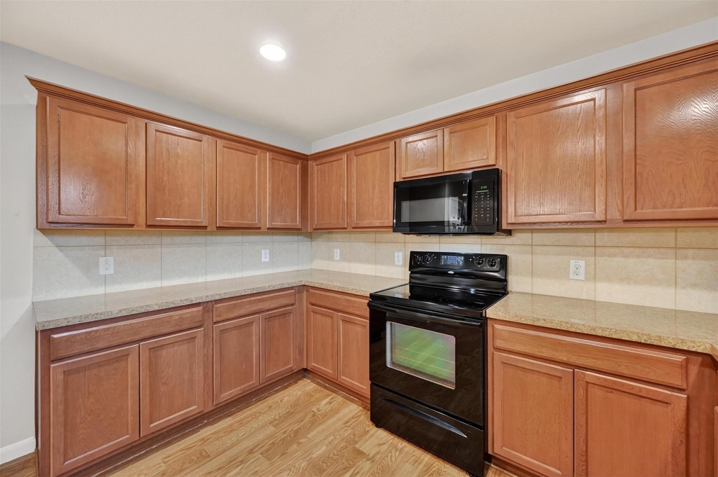 9133 Sun Haven Way - Photo 9