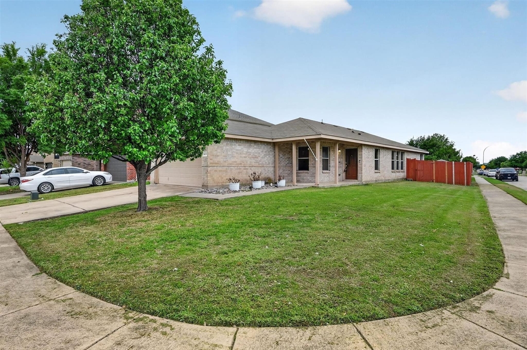 9133 Sun Haven Way - Photo 1