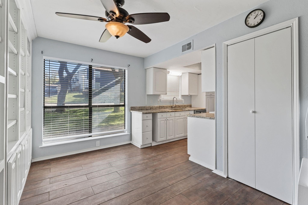 2101 Park Willow Lane - Photo 6