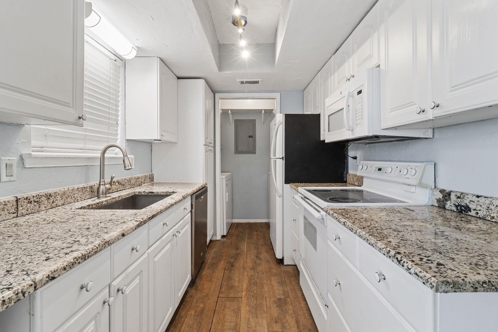 2101 Park Willow Lane - Photo 7