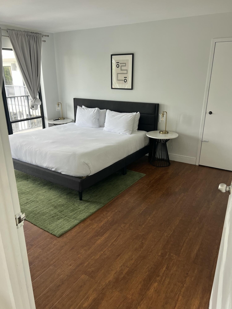 2100 Ne 33rd Avenue - Photo 1