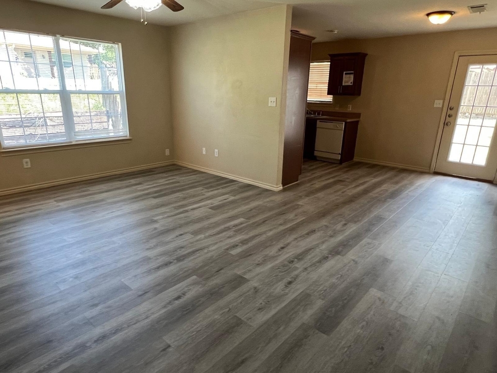 931 Parkplace Ridge - Photo 6