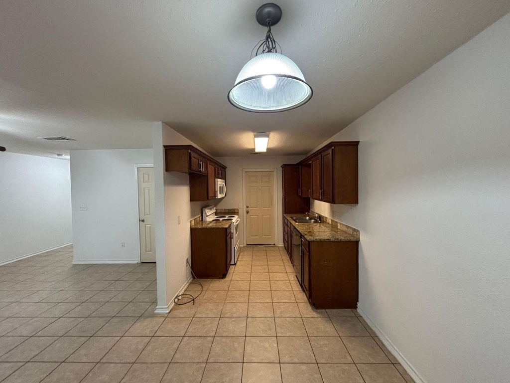 909 Parkplace Ridge - Photo 4
