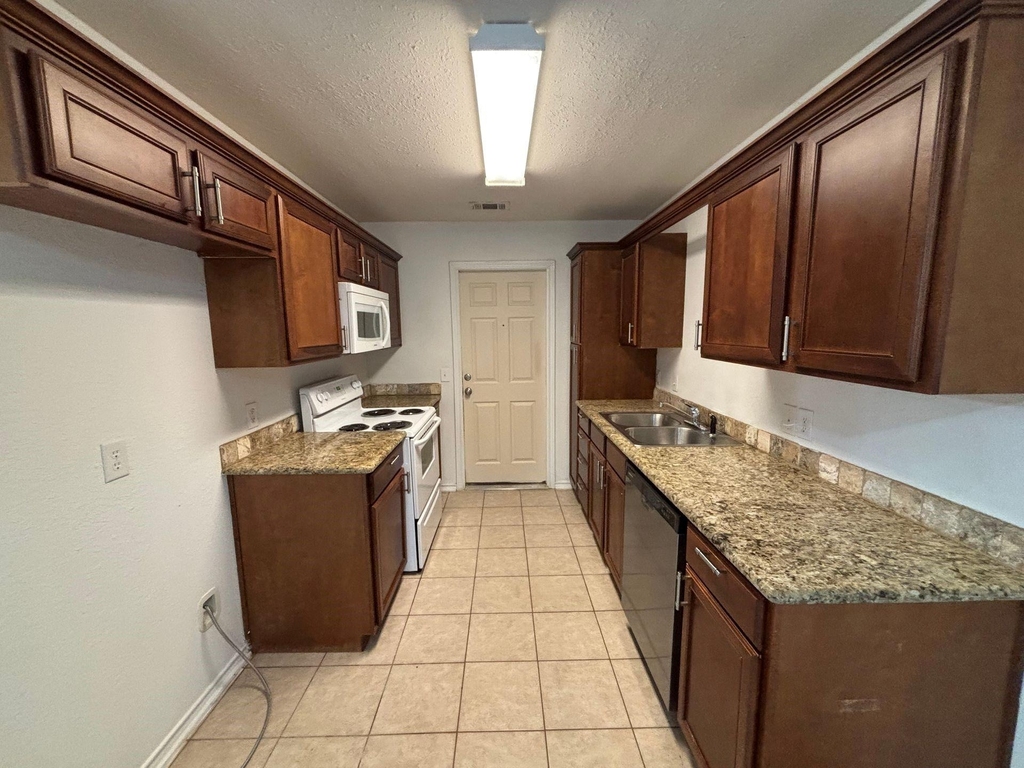 909 Parkplace Ridge - Photo 5