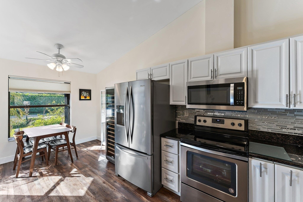 801 Kintyre Court - Photo 3