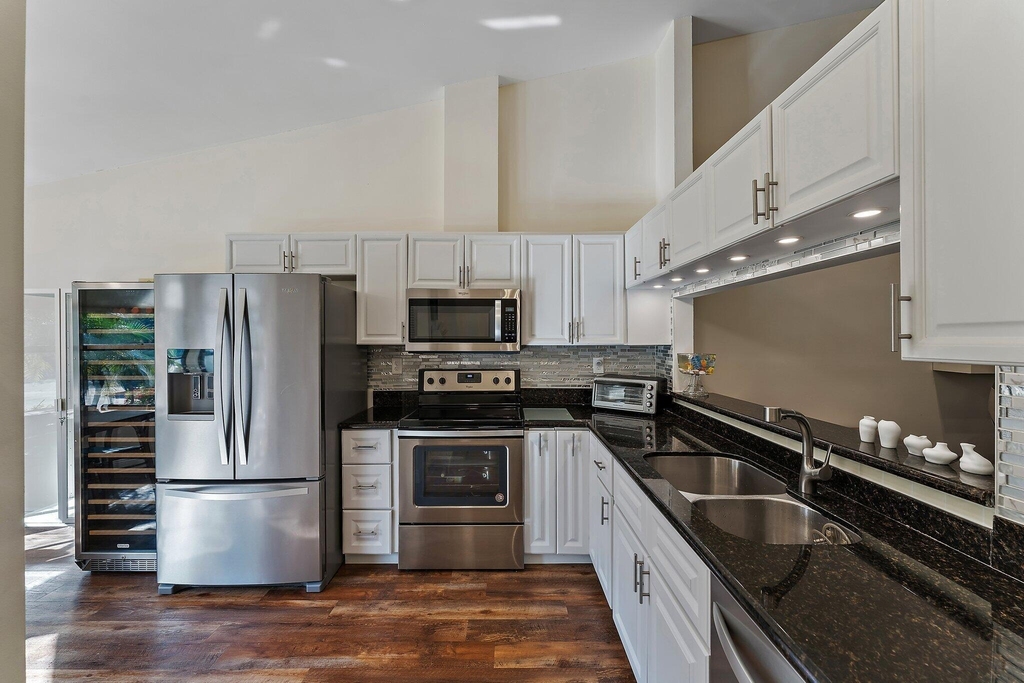 801 Kintyre Court - Photo 2