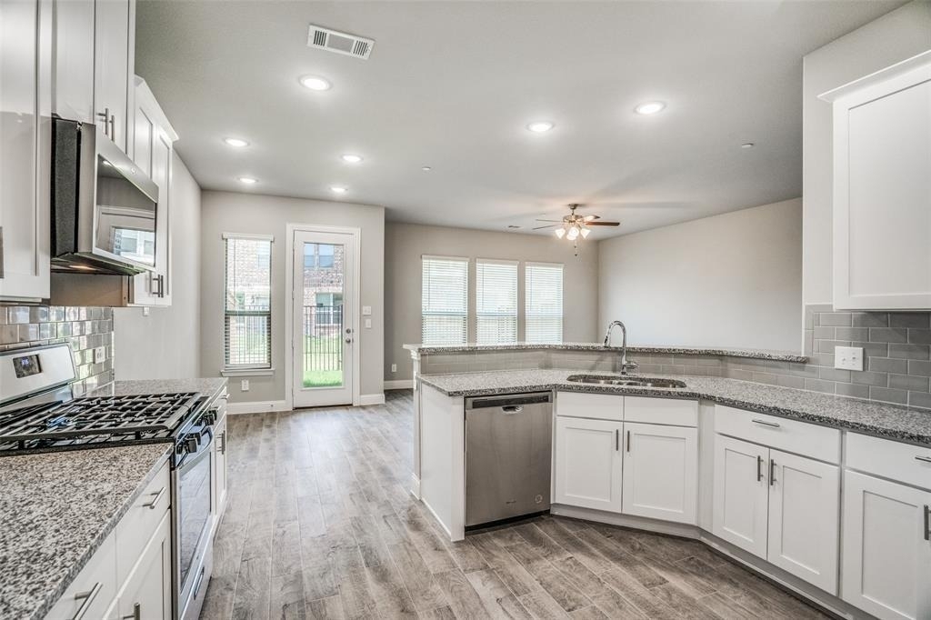 517 Sequoia Street - Photo 1