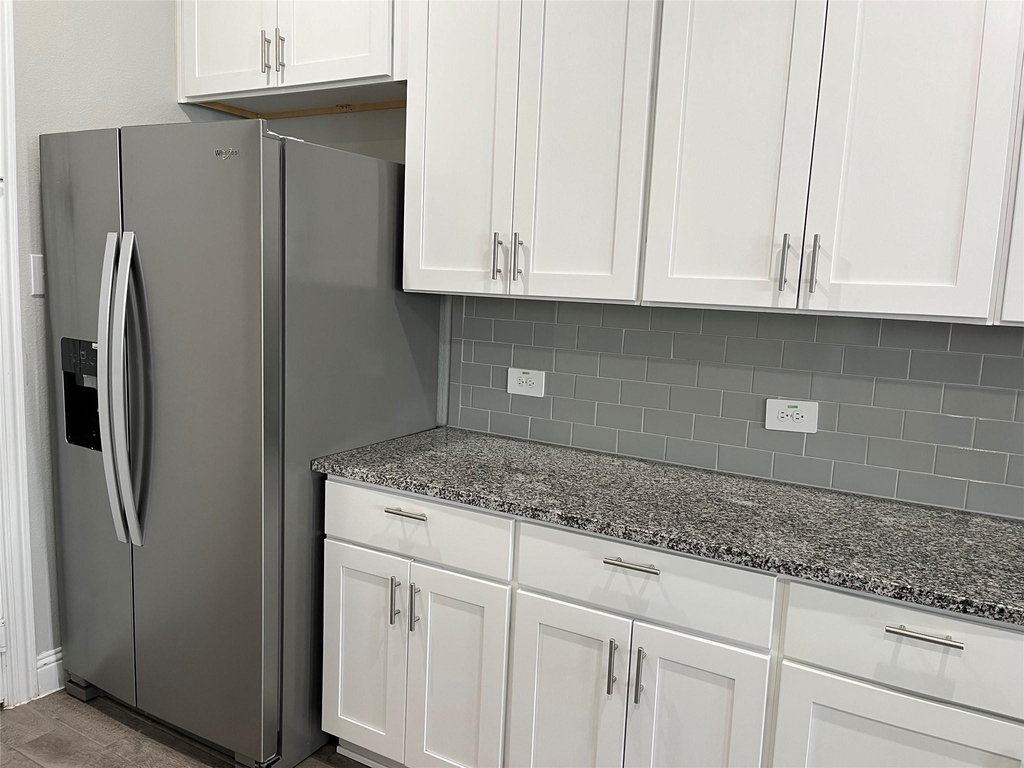 517 Sequoia Street - Photo 3