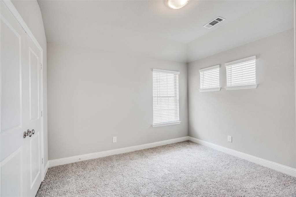 517 Sequoia Street - Photo 6