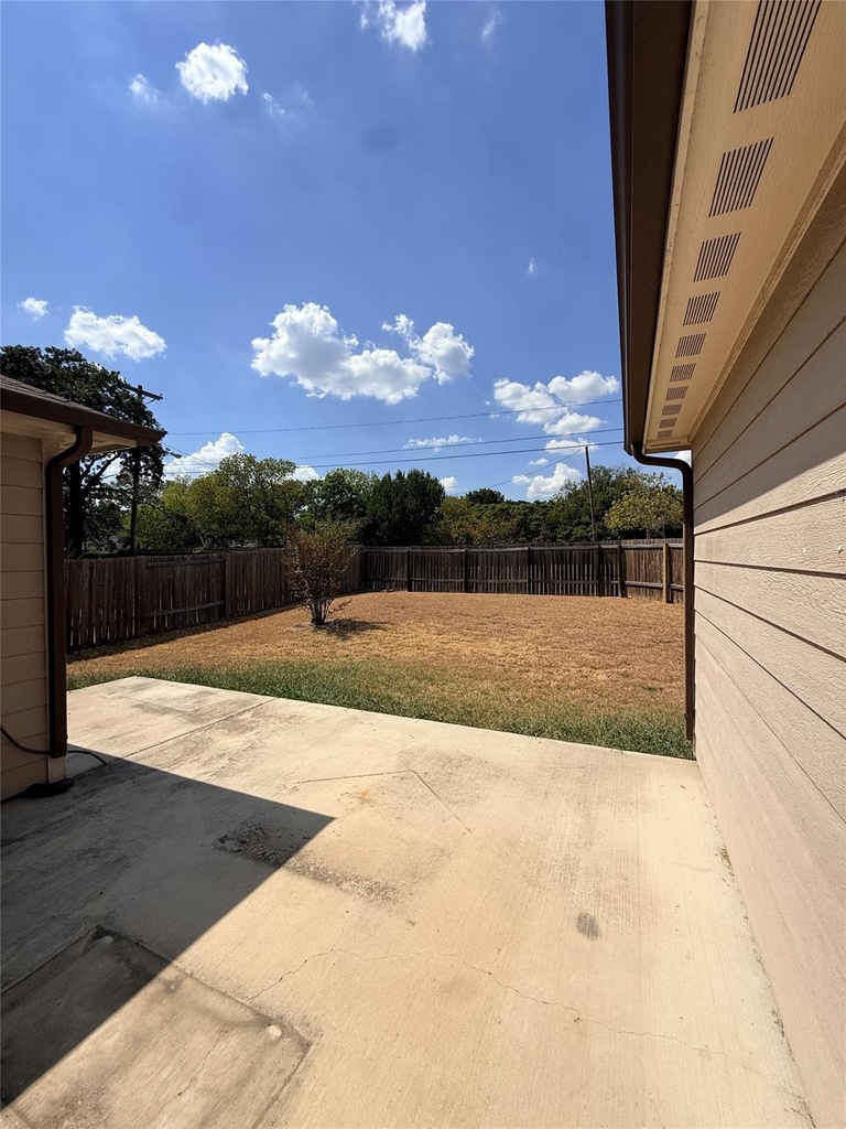 1401 Macy Lane - Photo 18