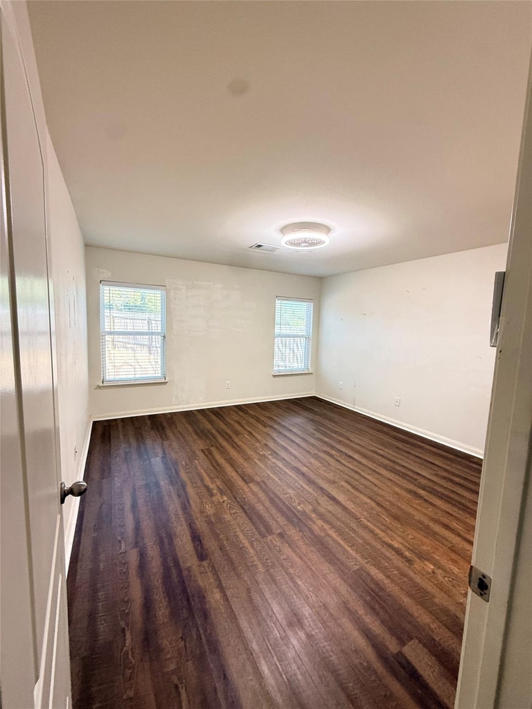 1401 Macy Lane - Photo 13