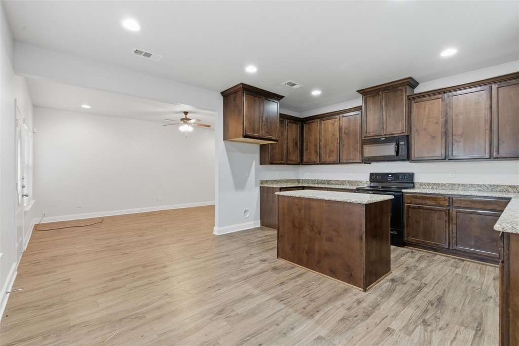 4805 Pickett - Photo 7
