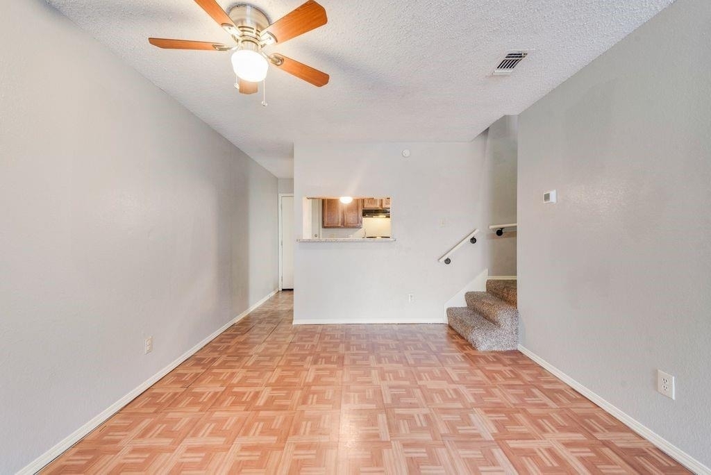 600 Grand Avenue - Photo 3