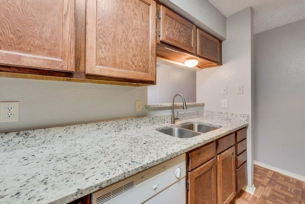 600 Grand Avenue - Photo 8