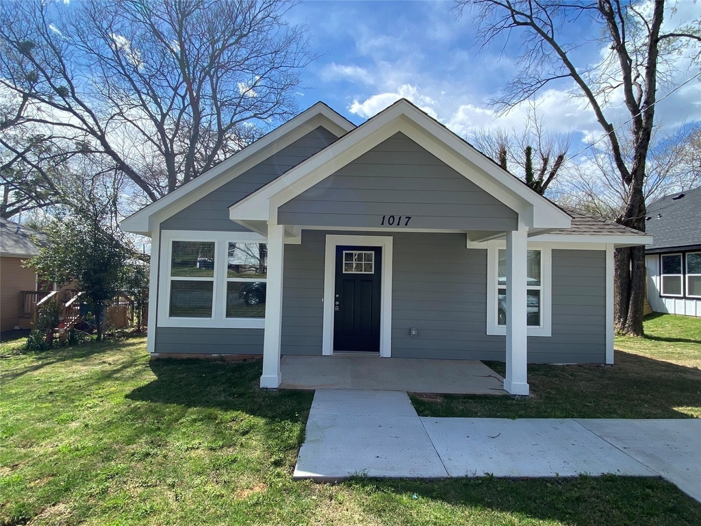 1017 S Scullin Avenue - Photo 0