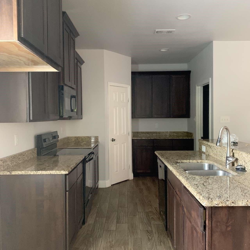 2417 Norway Drive - Photo 2
