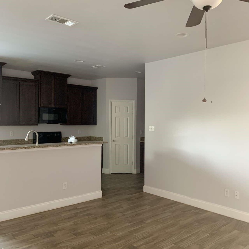 2417 Norway Drive - Photo 4