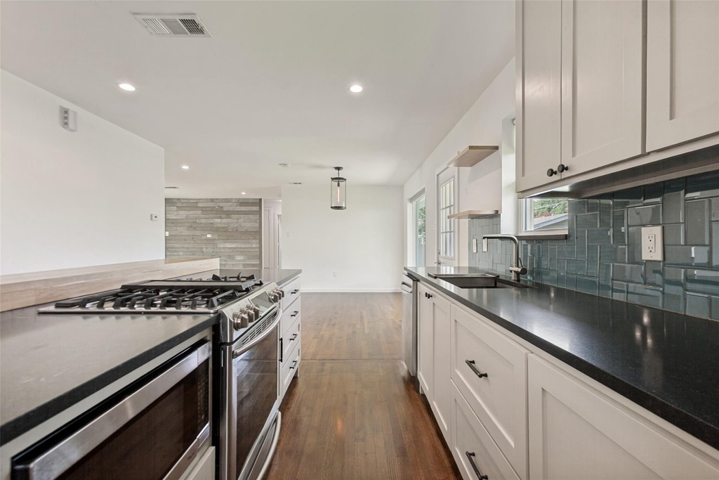 2413 Patricia Lane - Photo 12