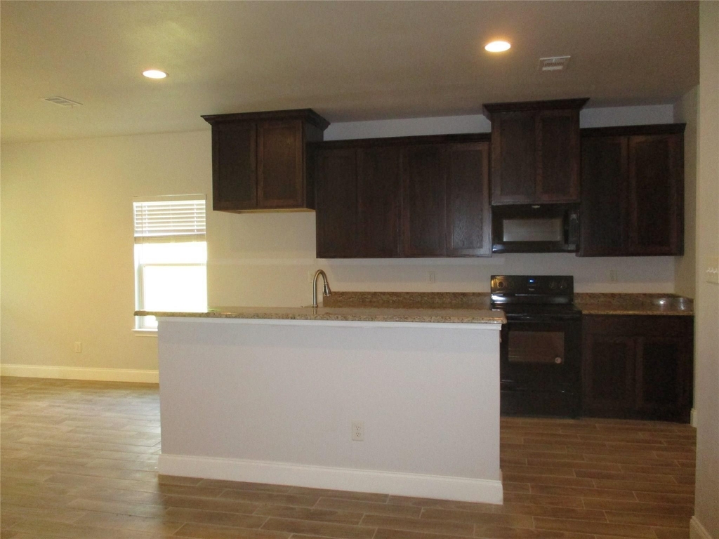 1903 Morgan Street - Photo 3