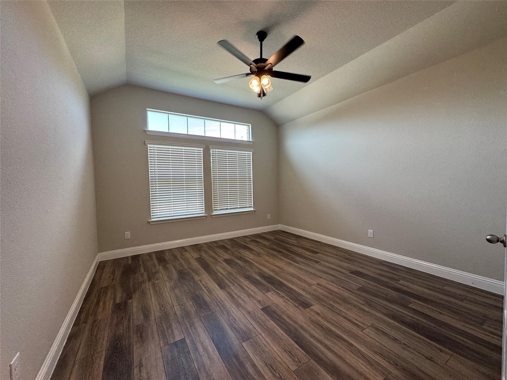 216 Missler Drive - Photo 3