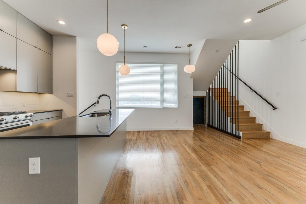 1715 Bennett Avenue - Photo 5