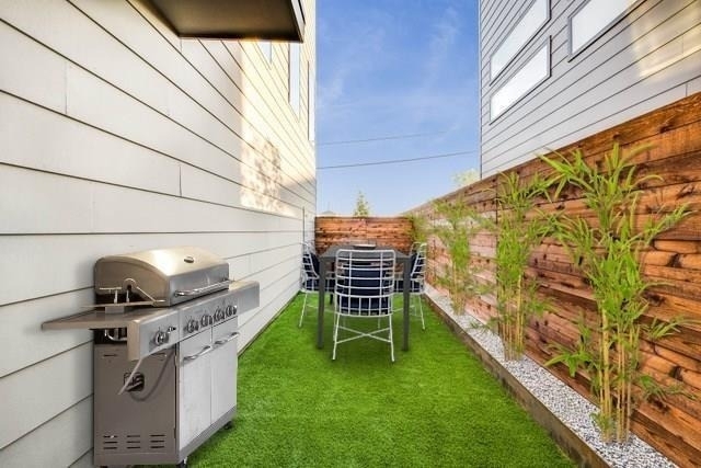 1715 Bennett Avenue - Photo 34