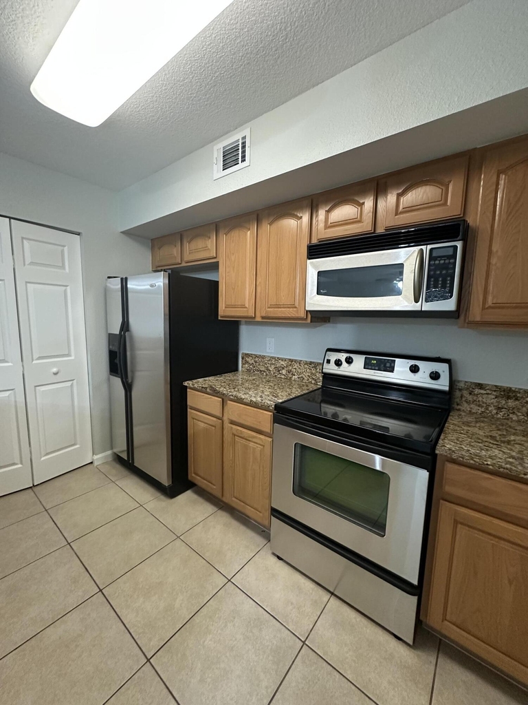 291 Sw Palm Drive - Photo 9