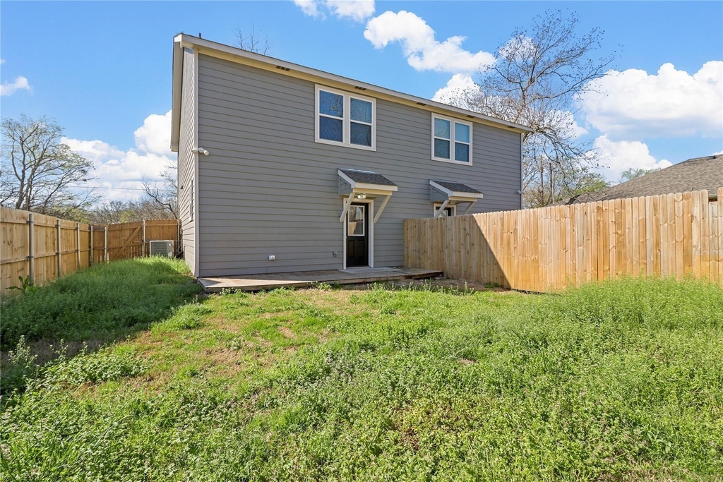 529-531 E Ball Street - Photo 15